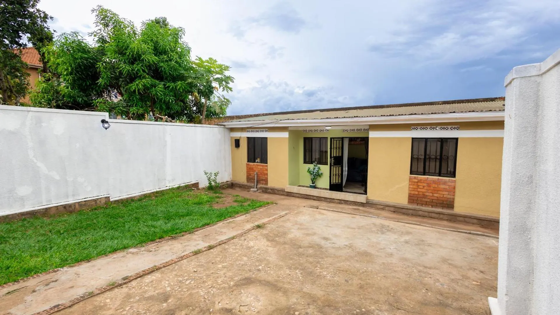 Jellah Homes 1 坎帕拉